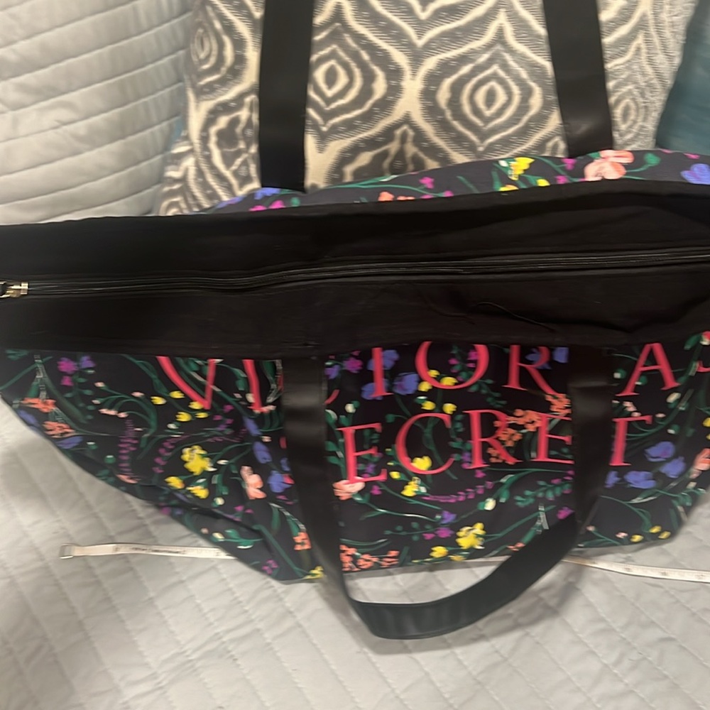 Victoria Secret Large Bag Tote w Flowers - Picture 5 of 8